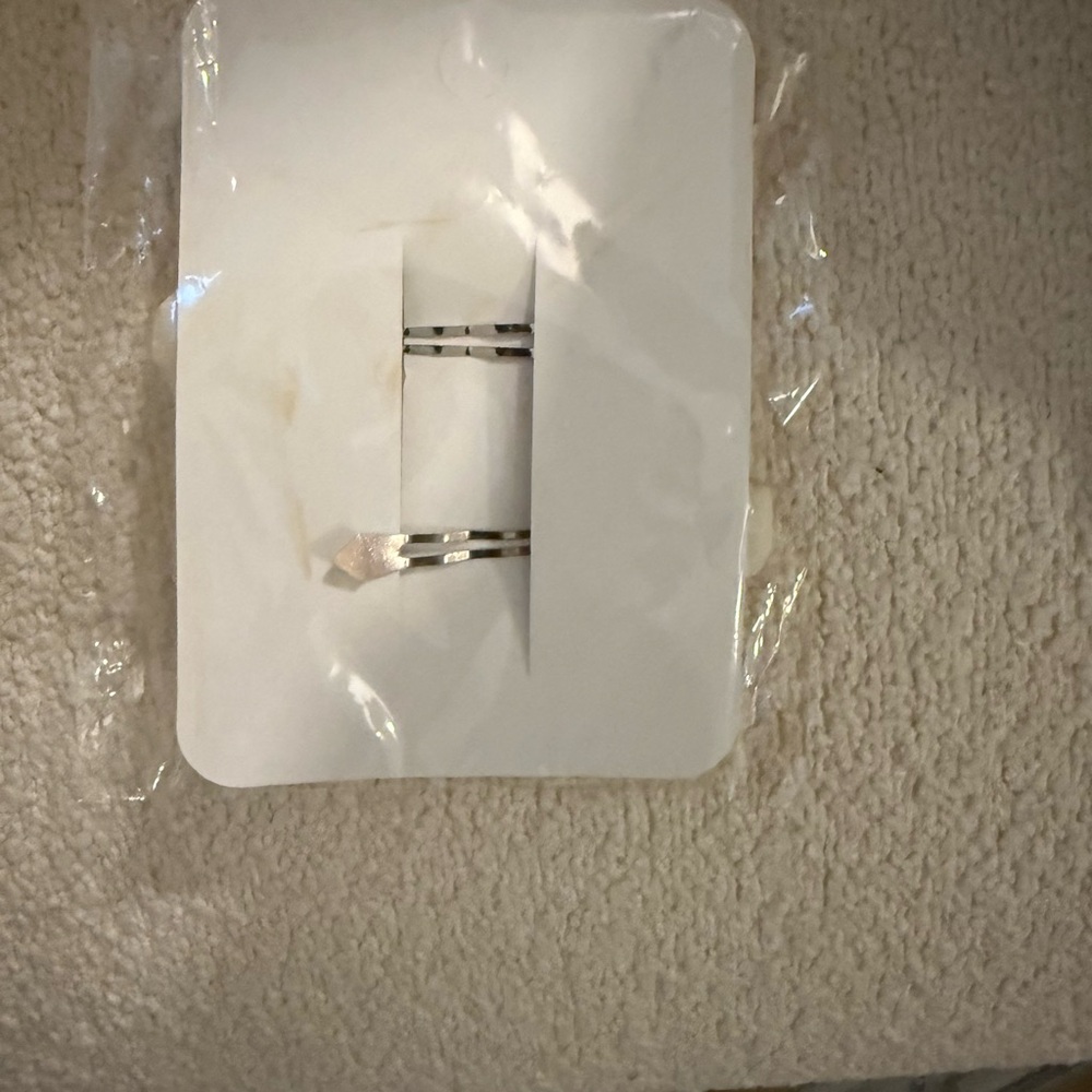 Hair Clips - Picture 2 of 8